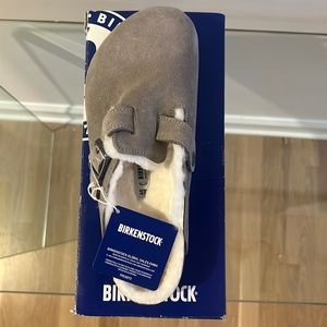 NWT… Birkenstock Boston VL/Shearling/ Stone Coin